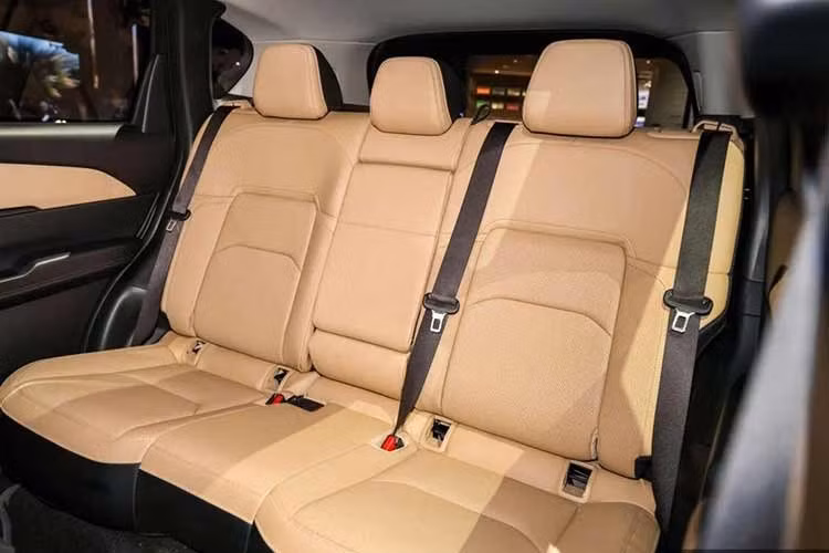 Mazda cho biết khách hàng đánh giá cao không gian hàng ghế sau rộng rãi hơn, cửa xe mở lớn giúp việc lắp ghế trẻ em thuận tiện hơn, cùng khả năng gập phẳng hàng ghế sau để mở rộng không gian sử dụng. Màn hình giải trí trung tâm kích thước 15,6 inch với giao diện mới cũng là một trong những điểm nhận được phản hồi tích cực.