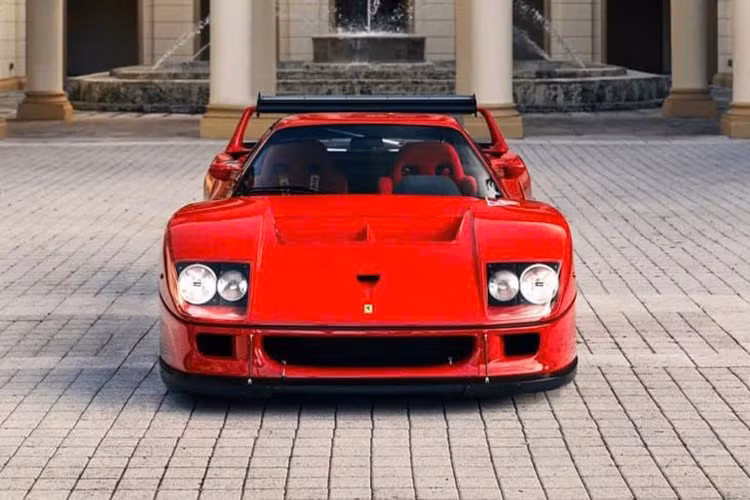 Nếu bạn thích Ferrari ồn ào, hiếm có, và đủ nhanh để vượt qua mọi lý trí, đây chính là chiếc xe Ferrari F40 hàng hiếm mà bạn không thể bỏ qua.