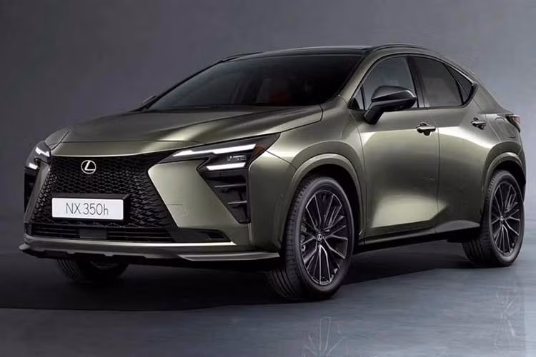 Lexus NX 2027 vừa chính thức ra mắt sau 5 năm khi thế hệ thứ hai ra mắt. Đây là mẫu xe Lexus bán chạy thứ hai sau RX sở hữu diện mạo sắc nét hơn, nội thất được cải tiến và những nâng cấp quan trọng bên dưới lớp vỏ, nổi bật là hệ thống hybrid và plug-in hybrid được cải tiến.