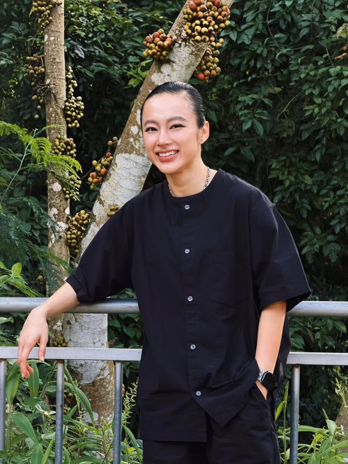Angela Phương Trinh từng được biết đến ở vai trò diễn viên, đóng phim từ nhỏ.