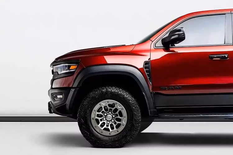 Khi còn được bán trên thị trường, chiếc Ram 1500 TRX Final Edition có giá khởi điểm là 117.625 đô la (khoảng hơn 3 tỷ đồng). Giá này chưa bao gồm phí vận chuyển 1.995 đô la và các khoản phí thông thường của đại lý.