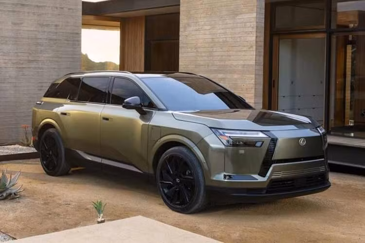 Ngoài ra, mẫu xe SUV Lexus TZ 2027 chạy điện còn được đi kèm tùy chọn mâm hợp kim kích thước 20 hoặc 22 inch, kết hợp cùng lốp lực cản lăn thấp để tăng hiệu suất vận hành.