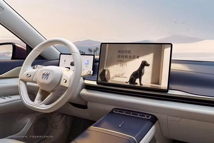 Mẫu xe thứ hai chưa được đặt tên, nhưng Buick cho biết đó sẽ là một chiếc SUV ra mắt vào quý đầu tiên năm 2026. Nhờ một hồ sơ pháp lý, giờ đây chúng ta biết rằng mẫu xe này sẽ được đặt tên là Electra E7 và sẽ là mẫu xe plug-in hybrid đầu tiên được bán dưới thương hiệu phụ Electra.