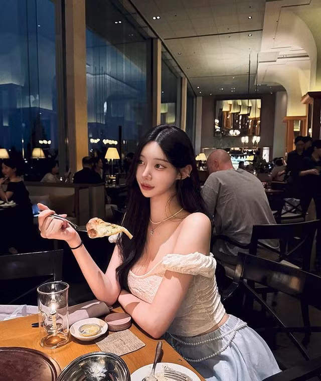 Trước tình trạng này,Cioletveil đã phải chính thức lên tiếng để bảo vệ bản thân và cộng đồng người theo dõi trên Instagram cá nhân: "Ngoại trừ tài khoản này ra, tất cả các tài khoản khác đều là giả mạo, ứng dụng hẹn hò hoặc ứng dụng khác đều không phải".