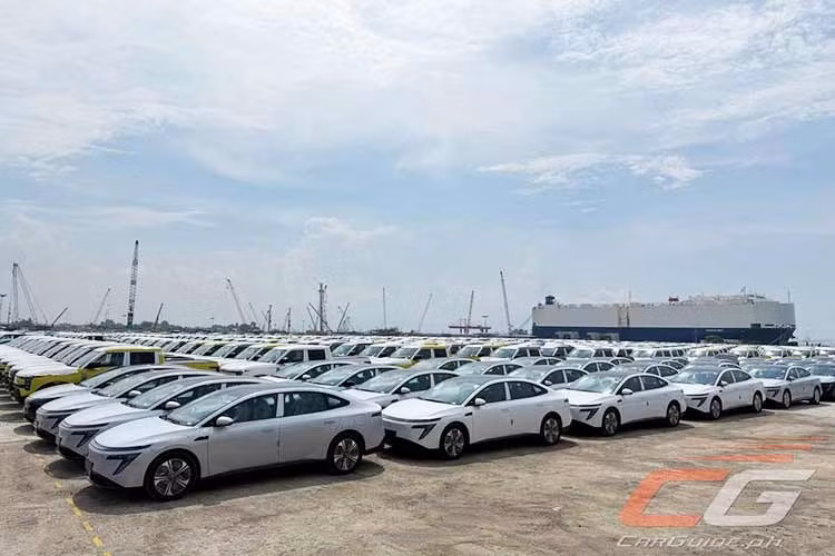 Tương tự N7 đang bán tại Trung Quốc, Nissan Primera sở hữu kích thước dài x rộng x cao lần lượt 4.930 x 1.895 x 1.487 mm và chiều dài cơ sở 2.915 mm. Bên cạnh kích thước lớn, mẫu xe này còn mang trên mình thiết kế tập trung tối đa vào tính khí động học nhằm tối ưu hóa phạm vi hoạt động sau khi sạc pin.