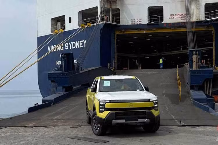 Mới đây, Nissan thông báo hai mẫu xe bán tải Navara Pro PHEV và Primera EV đã có mặt tại Philippines, đưa hai dòng xe quen thuộc của thương hiệu Nhật Bản bước sang kỷ nguyên di chuyển mới trước khi chính thức ra mắt vào ngày 6/11/2026.