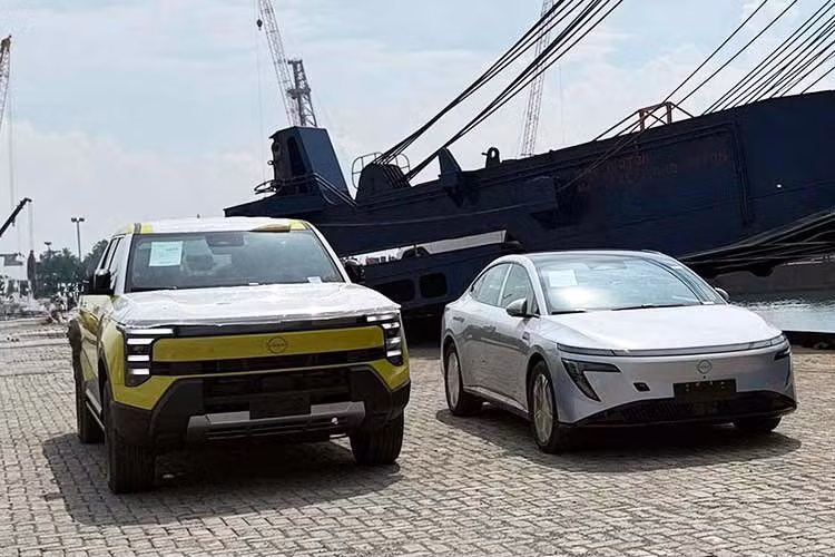 Trước đó, Nissan Navara Pro PHEV và Primera EV đã lần đầu ra mắt tại Đông Nam Á trong khuôn khổ Triển lãm Ô tô Quốc tế Philippines lần thứ 10 diễn ra vào tháng 6/2026. Giờ đây, hai mẫu xe này hiện đã tiến gần hơn đến thời điểm mở bán tại thị trường Philippines. Trong đó, đáng chú ý hơn cả có lẽ là mẫu xe bán tải Nissan Navara Pro PHEV.