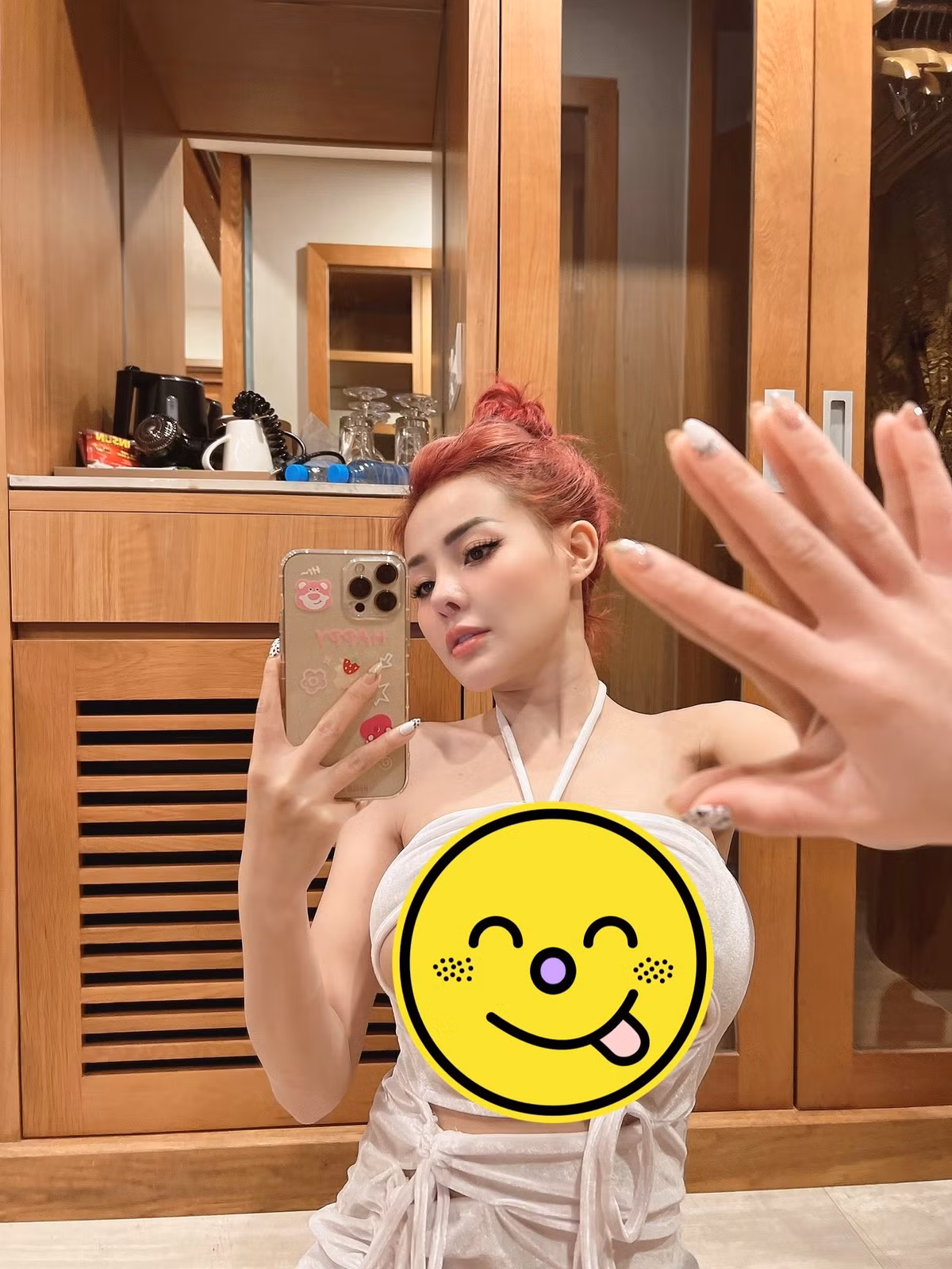 Từ trước đến nay, Ngân 98 vốn nổi danh là hot girl có sở thích ăn mặc thiếu vải.