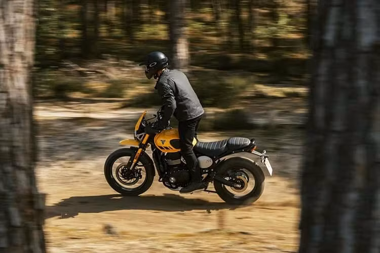 Nếu bạn đang tìm kiếm một mẫu Scrambler phân khúc cỡ nhỏ 400cc nhưng có khả năng vận hành linh hoạt và bền bỉ trên nhiều dạng địa hình, Triumph Scrambler 400 XC 2026 được xem là một lựa chọn rất đáng cân nhắc.