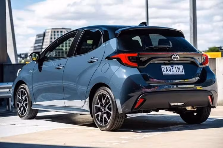 Với nâng cấp này, Yaris bản nội địa Nhật không chỉ đồng bộ với tiêu chuẩn tại châu Âu mà còn chính thức vượt mặt các phiên bản đang phân phối tại thị trường Úc, mang lại không gian trải nghiệm số hóa hiện đại và mượt mà hơn cho người dùng.