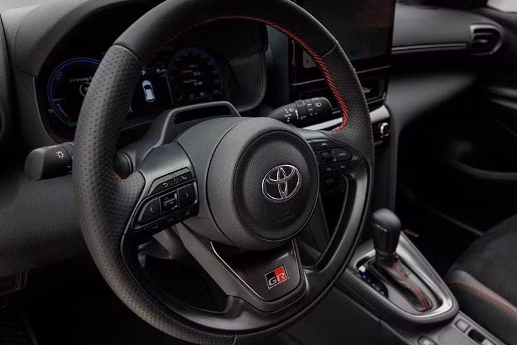 Gallery - [GALLERY] Toyota Yaris Cross 2027 - động cơ hybrid mạnh hơn, từ 36.540 USD - image 9
