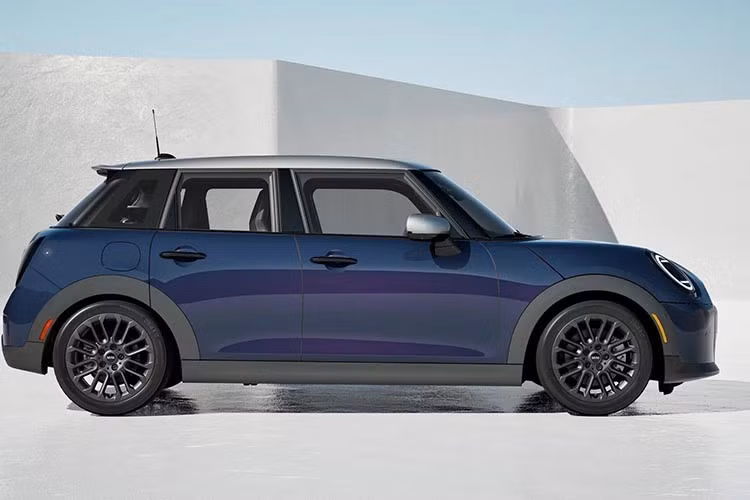 Gallery - [GALLERY] Cận cảnh MINI Cooper S đặc biệt Rooftop sơn đảo màu, hơn 1 tỷ đồng - image 10