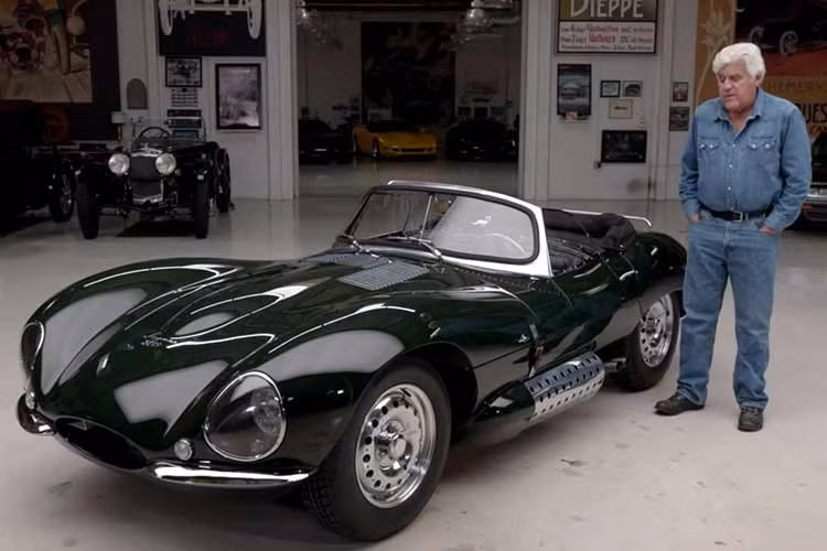 Chiếc xe được McQueen đặt biệt danh “Green Rat”. Ông thường xuyên tự tay bảo dưỡng và lái xe trên các cung đường đồi tại Hollywood Hills, đặc biệt là Mulholland Drive với nhiều khúc cua. Sau đó, McQueen bán xe cho nhà sưu tập William F. Harrah vào cuối thập niên 1960 và mua lại sau hai năm đàm phán. Ông giữ chiếc XKSS cho tới khi qua đời.