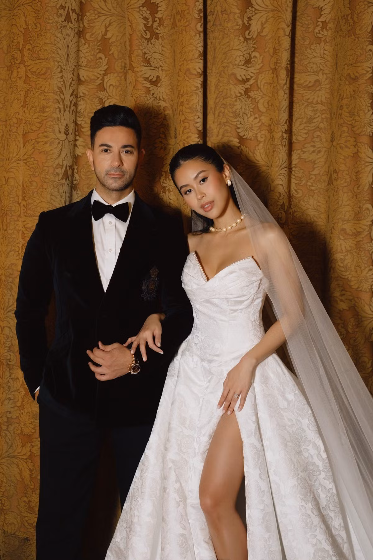 Theo thông tin từ Elle Italia, vị hôn phu của Tiên Nguyễn là Justin, hoạt động trong lĩnh vực quảng cáo tại Việt Nam.