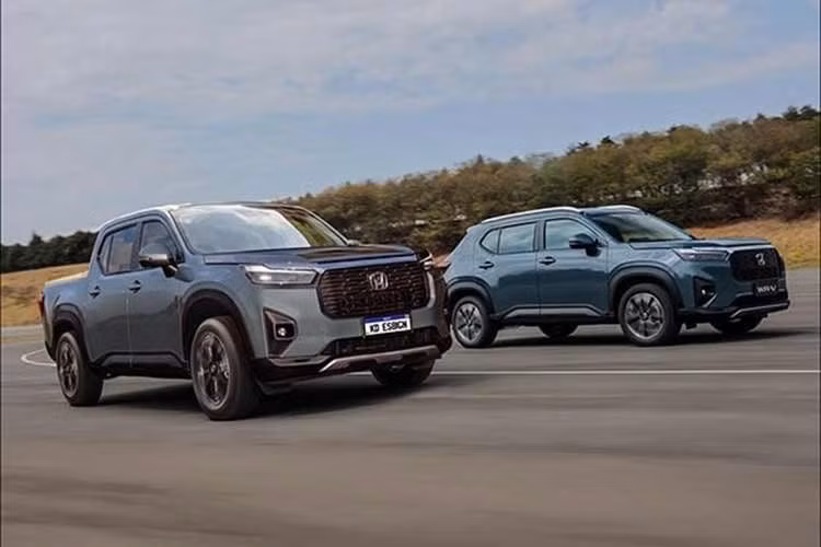 Theo thông tin từ Nhật Bản, Honda và Mitsubishi đã ký kết biên bản ghi nhớ (MoU) về việc phát triển một mẫu xe bán tải mới mang thương hiệu Honda dựa trên Mitsubishi Triton. Đây là bước hợp tác đầu tiên giữa hai hãng trong lĩnh vực cung ứng sản phẩm nhằm bổ sung danh mục xe cho nhau.