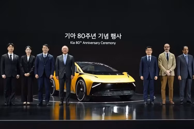 Không đơn thuần là một bản concept kiểu dáng, Kia Vision Meta Turismo hoàn toàn mới được định vị là sự kết hợp giữa trải nghiệm lái thể thao, tương tác kỹ thuật số nhập vai và không gian nội thất lấy cảm hứng từ phòng chờ cao cấp.
