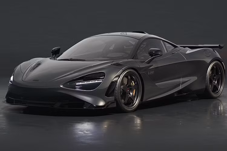 Là lời tri ân dành cho chiếc xe F1 GTR số 59 huyền thoại, 750S Le Mans sở hữu lớp sơn ngoại thất màu xám Le Mans đặc trưng, bên cạnh tùy chọn màu cam McLaren. Cùng với màu sơn đặc biệt là hốc hút gió trên mui và bộ mâm 5 chấu kiểu Le Mans.