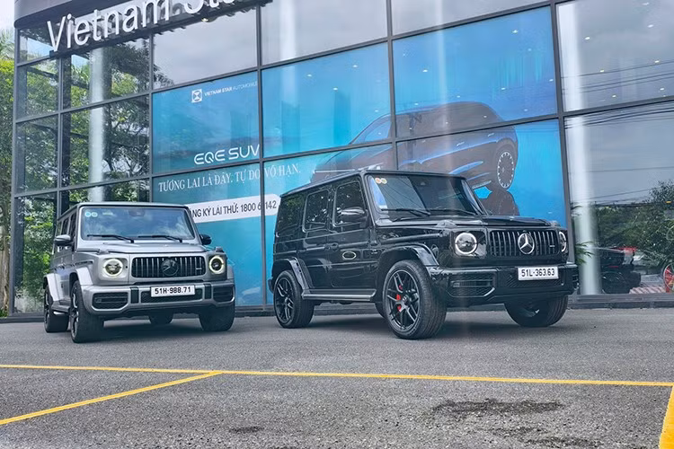 Trong phân khúc SUV hạng sang cỡ lớn, Mercedes-AMG G63 có các đối thủ cạnh tranh như Lexus LX570, Land Rover Range Rover, BMW X7. Mỗi mẫu xe lại có điểm mạnh riêng thu hút thu hút khách hàng, nếu so về giá thì Mercedes-AMG G63 đang cao hơn phần lớn các đối thủ khoảng vài tỷ đồng. Cụ thể, giá xe Lexus LX 600 là 8,5 tỷ đồng, BMW X7 là 7 tỷ đồng và Range Rover dao động từ 8,5 - 10,76 tỷ đồng.