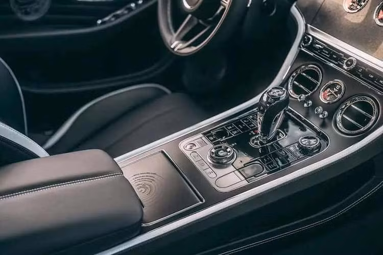 Gallery - Bentley ra mắt bộ sưu tập Continental GT "hàng thửa" cảm hứng từ thiên văn - image 6