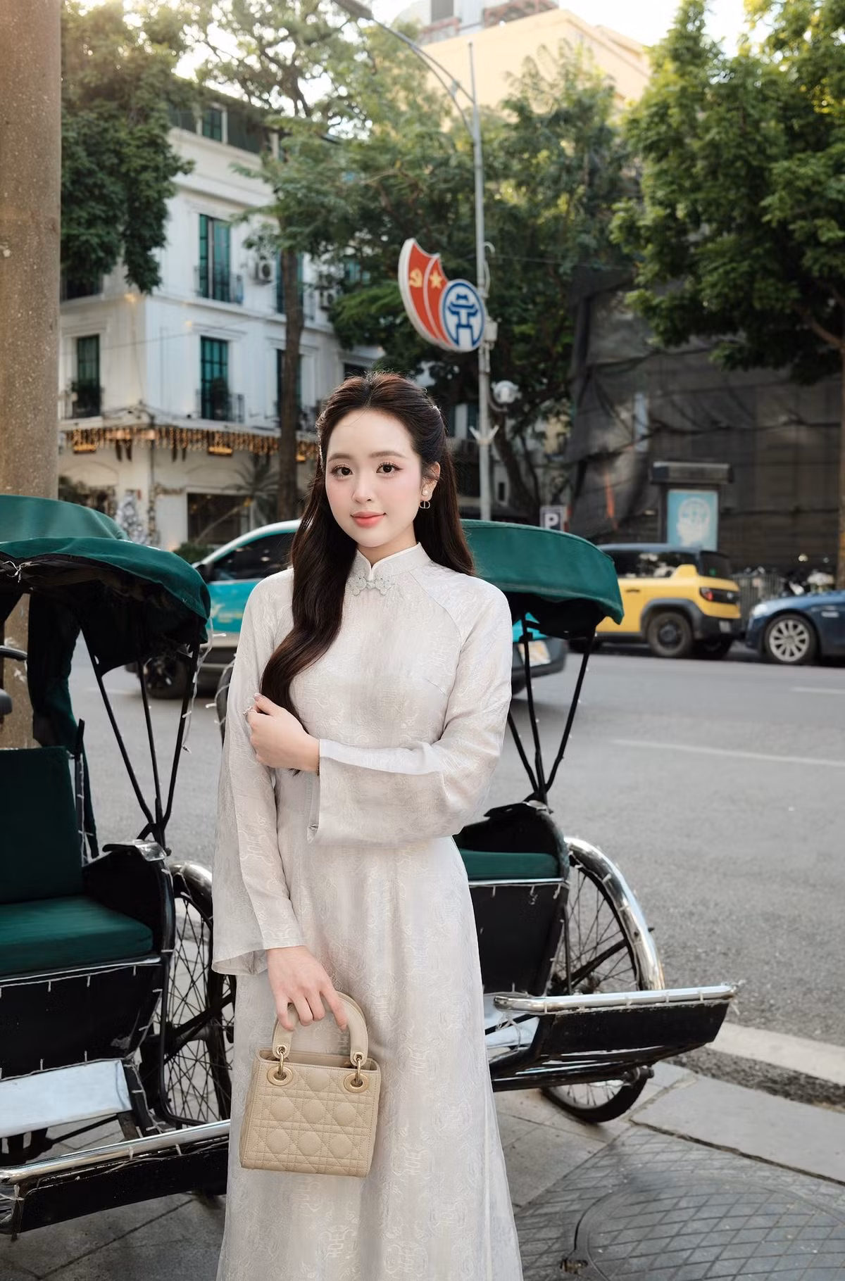 Phương Anh vẫn luôn giữ được sức hút mạnh mẽ, trở thành gương mặt được nhiều nhãn hàng thời trang và mỹ phẩm yêu thích.