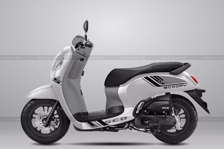 Dù chưa được Honda Việt Nam phân phối chính thức, Scoopy đã khá phổ biến tại thị trường trong nước nhờ các đại lý nhập khẩu tư nhân. Phiên bản 2024 đang được chào bán ở mức khoảng 35,5 triệu đồng.