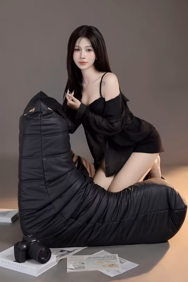 Phan Thị Ngọc Hương hay thường được biết tới biệt danh Shizuka là một nữ tuyển thủ quen mặt đối với cộng đồng Liên Quân Việt Nam. Nữ tuyển thủ luôn xuất hiện với hình ảnh năng động, trẻ trung và nụ cười rạng rỡ.