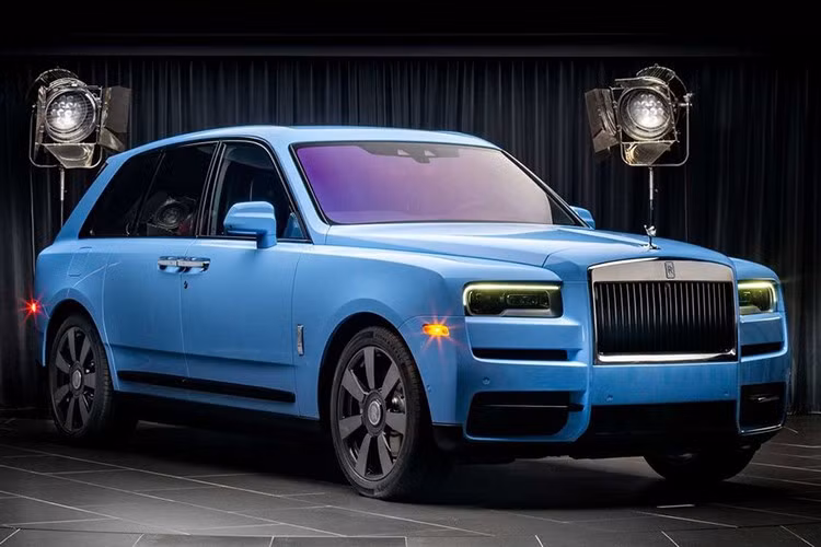 Theo ông Martin Fritsches, Chủ tịch và Tổng giám đốc điều hành, Rolls-Royce Motor Cars, Americas cho biết: "Khi khách hàng của chúng tôi đặt hàng một chiếc xe động cơ Rolls-Royce, màu sắc là tuyên ngôn dễ thấy nhất về tính cách của họ và Rolls-Royce đang không ngừng thử nghiệm với các đơn đặt hàng sáng tạo mới”.