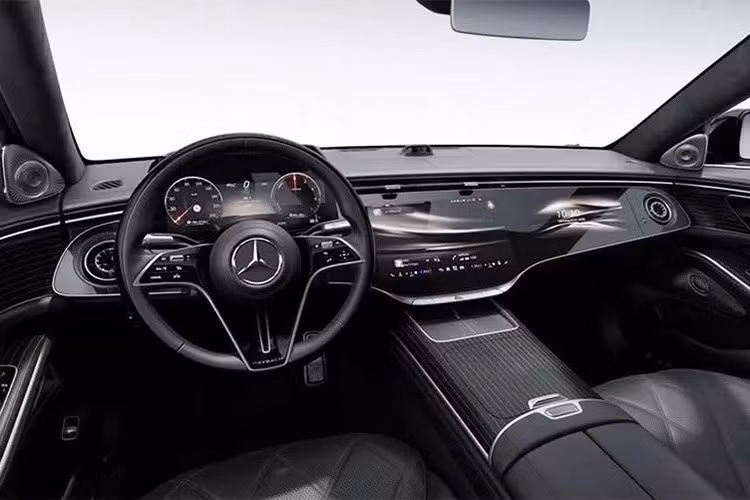 Những trang bị còn lại của Mercedes-Maybach S-Class 2026 ở Thái Lan không thay đổi, vẫn gồm màn hình hiển thị thông tin kính lái HUD, ghế chỉnh điện hoàn toàn với độ ngả 43,5 độ, bệ đỡ bắp chân chỉnh tối đa 50 độ, hệ thống massage Energizing, ghế sau sưởi/làm mát, 2 tai nghe không dây ở hàng ghế sau, hệ thống âm thanh Burmester High-End 4D Surround Sound 31 loa, công suất 1.610 W và hỗ trợ Dolby Atmos.