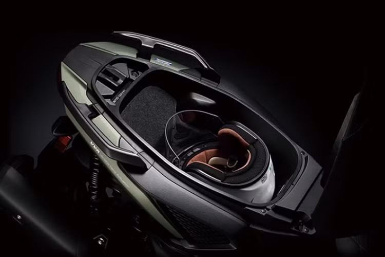 Trong đó bao gồm hệ thống chống bó cứng phanh (ABS), hệ thống kiểm soát lực kéo (Traction Control System – TCS) giúp ngăn hiện tượng trượt bánh.