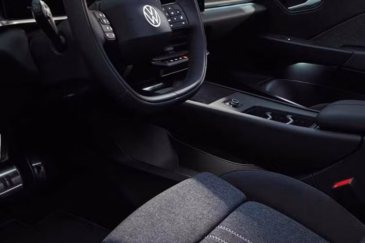Volkswagen ID.3 Neo ra mắt tại châu Âu với 3 mức công suất và cấu hình pin khác nhau, tương ứng 3 bản trang bị Trend, Life, Style. Phiên bản tiêu chuẩn có công suất tối đa 168 mã lực, đi kèm pin 50 kWh. Phiên bản tầm trung được nâng cấp nâng lên 188 mã lực và pin 58 kWh.