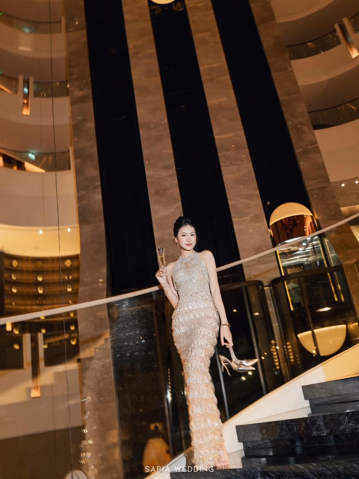 Bà xã Đoàn Văn Hậu gây sốt với visual cực phẩm, đẹp không tì vết trong bộ ảnh cực sang chảnh