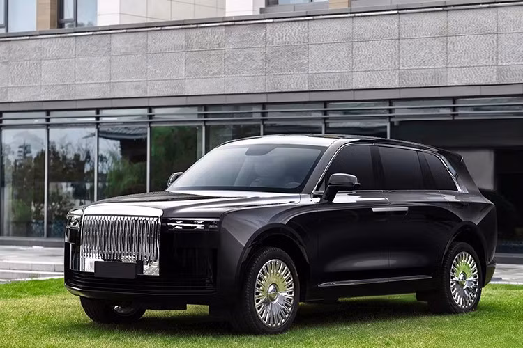 Sau đoạn video "nhá hàng" đăng trên mạng xã hội Weibo cách đây vài ngày, hãng robot hút bụi Dreame của Trung Quốc đã tung những hình ảnh đầu tiên về mẫu xe thứ hai của mình. Tin vui là lần này hãng công bố hình ảnh của một mẫu xe thật chứ không phải bản dựng ảo như trước.