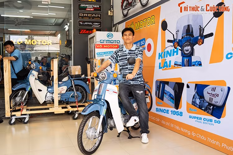 Tuy nhiên, thực tế tại Việt Nam cho thấy nhiều khách hàng không chỉ muốn sở hữu các mẫu Super Cub đời mới chủ yếu để trưng bày và họ có thể sử dụng nó hằng ngày, thay vì chỉ nằm yên trong bộ sưu tập.