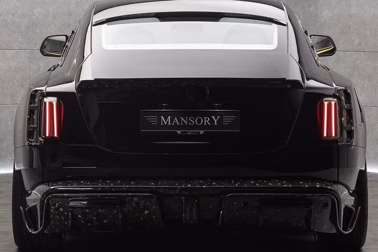 Giống như những sản phẩm khác của Mansory, Equista Linea d'Oro không chỉ là một tác phẩm nghệ thuật mà còn là minh chứng cho khả năng tùy chỉnh theo yêu cầu của những khách hàng giàu có, những người có thể đặt hàng những phiên bản tương tự.