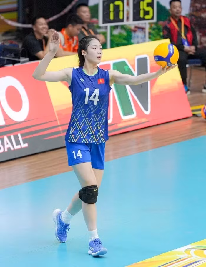Thi đấu ở vị trí chủ công, Quỳnh Hương là nhân tố đầy triển vọng không chỉ của đội bóng áo lính mà còn với ĐTQG trong tương lai.