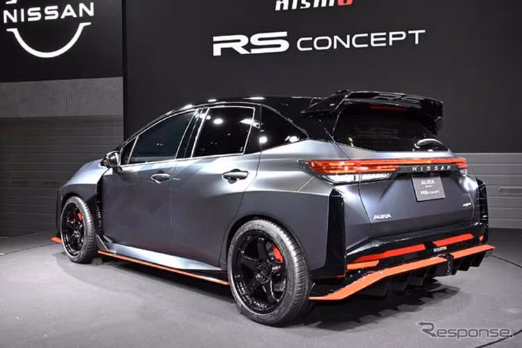 Chiếc xe này được Nissan phát triển với sự hỗ trợ từ bộ phận Motorsports &amp; Customizing của hãng, nhằm mục đích nâng tầm hiệu năng của Aura Nismo lên một đẳng cấp cao hơn nữa. Hiện tại, chỉ mới ở dạng nguyên mẫu, nhưng có lẽ không lâu nữa sẽ có phiên bản dành cho đường đua.