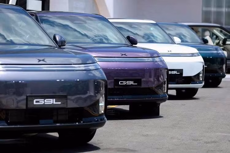 Pin 63,3 kWh cung cấp phạm vi chạy điện 435 km theo tiêu chuẩn CLTC cho G9L PowerX. Khi kết hợp bình xăng 60 lít, xe có thể đạt phạm vi di chuyển tổng cộng 1.602 km. Xe cũng dùng kiến trúc 800 V và hỗ trợ sạc “5C” khoảng 300 kW, cho thời gian sạc pin từ 10% lên 80% trong 10,7 phút... Xpeng xác nhận G9L sẽ có giá khởi điểm từ 259.800 Nhân dân tệ (khoảng 909 triệu đồng).