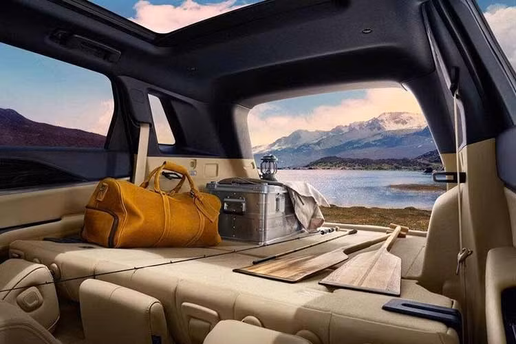 XT5 PHEV được kỳ vọng sử dụng hệ thống Xiao Yao Zhi Xing, công nghệ hiện đã xuất hiện trên một số mẫu Buick tại Trung Quốc. Hệ thống này có khả năng hỗ trợ xe di chuyển trên đường đô thị, bao gồm xử lý tình huống phương tiện khác cắt ngang, đi qua vòng xuyến, nhận diện người đi bộ và thực hiện chuyển làn.