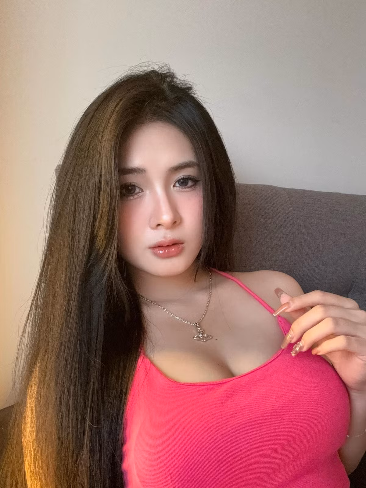 Quỳnh Alee đã thể hiện được bản lĩnh và sự khôn ngoan trong cách xử lý tình huống, xứng đáng là hình mẫu bạn gái lý tưởng.