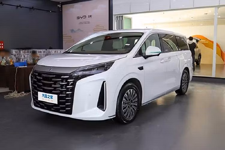 Sau thành công tại thị trường nội địa Trung Quốc, mẫu xe minivan hybrid cắm điện BYD Xia sẽ được xuất khẩu ra thị trường quốc tế với tên gọi mới là BYD M9 2025 mới. Mexico nhiều khả năng sẽ là quốc gia đầu tiên đón nhận mẫu MPV cỡ lớn này.