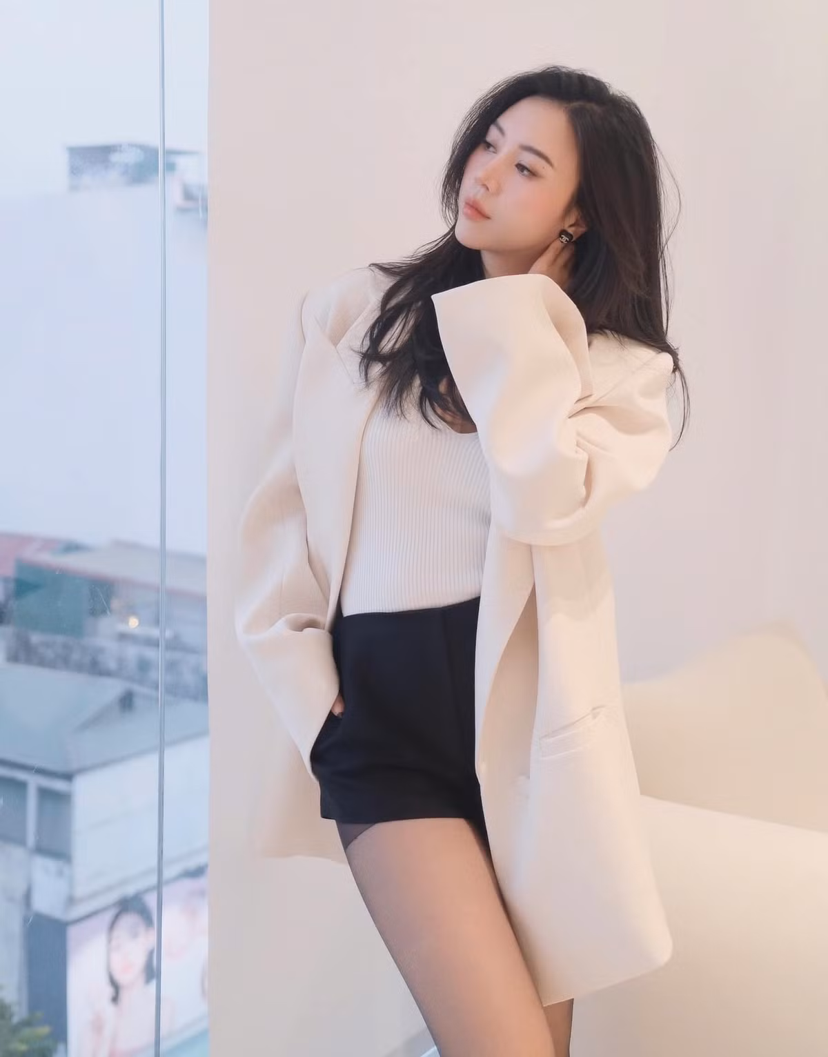 Hiện tại, dù không còn hoạt động sôi nổi trong làng giải trí, Vũ Ngọc Châm vẫn là một cái tên có sức ảnh hưởng. Cô tập trung vào việc kinh doanh thương hiệu thời trang riêng và tận hưởng cuộc sống viên mãn bên ông xã doanh nhân cùng hai con.