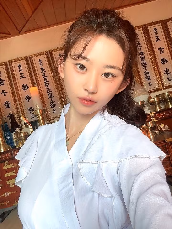 Chia sẻ với truyền thông, Noh từng thừa nhận rằng những năm tháng đầy áp lực và đau thương đã giúp cô tìm thấy năng lực tâm linh của mình. Việc sống sót qua những biến cố lớn không chỉ tạo nên sức mạnh nội tâm mà còn thôi thúc cô nuôi dưỡng khả năng “đọc vận mệnh” và giải đáp những thắc mắc tâm linh cho người khác. Điều này càng khiến cộng đồng mạng thêm tò mò và cảm thấy gắn kết với câu chuyện của cô hơn.