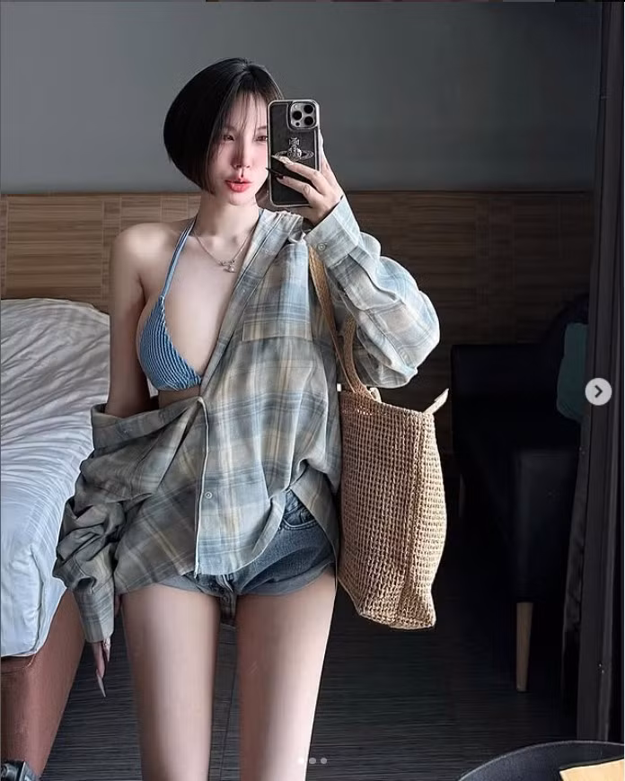 Nhìn vào trang cá nhân của Eve, có thể thấy sự sắp xếp tông màu, ánh sáng, kiểu ảnh, góc máy đều được trau chuốt kỹ. Đây là dấu hiệu của một người hiểu cách kể câu chuyện bằng hình ảnh.