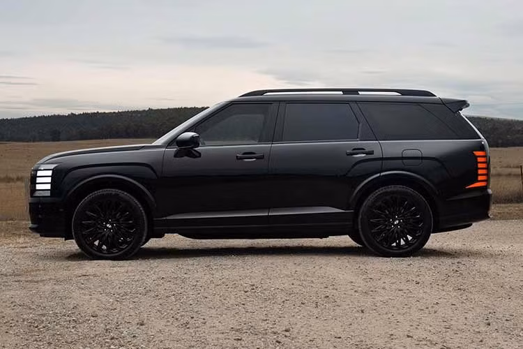 Theo phía hãng xe Hàn Quốc cho biết, phiên bản Hyundai Palisade XRT Pro 2027 có thể tiếp cận nhóm khách hàng muốn khả năng off-road tốt hơn nhưng không nhất thiết phải chuyển sang một mẫu SUV sử dụng khung gầm dạng ladder-frame.