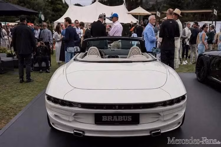 Dù được ra đời từ nền tảng của Aston Martin Vanquish nhưng Bodo Cabriolet sở hữu thiết kế ngoại thất không còn chút liên quan đến mẫu xe gốc. Phần đầu xe đi kèm lưới tản nhiệt cỡ lớn với các nan dọc nổi bật, kết hợp cùng các hốc hút gió đặc trưng được sơn màu đen và cụm đèn pha thiết kế riêng.