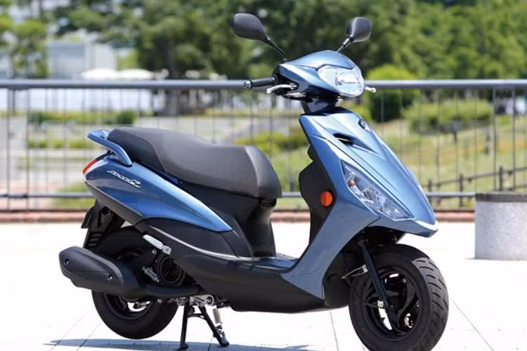 Yamaha Axis Z 2026 mới vừa ra mắt tại thị trường nội địa Nhật Bản, đây là mẫu xe tay ga cỡ nhỏ hướng đến sự thực dụng, tập trung vào tính tiện lợi và hiệu quả sử dụng hàng ngày hơn là thiết kế hào nhoáng hay phong cách thể thao.