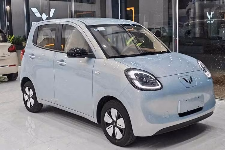 Mẫu ôtô điện cỡ nhỏ Macaron hoàn toàn mới này là sản phẩm sẽ thay thế Wuling Mini EV đang bán tại thị trường Việt Nam, được phân phối với hai phiên bản có phạm vi hoạt động lần lượt 205 km và 300 km sau mỗi lần sạc.