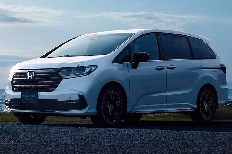 Doanh số hàng tháng của mẫu MPV Honda Odyssey ở thị trường Trung Quốc duy trì quanh mức 800 xe trong 4 tháng qua. Đợt nâng cấp với phiên bản tiêu chuẩn được trang bị màn hình có thể trở thành yếu tố giúp doanh số của mẫu xe này tăng trở lại.