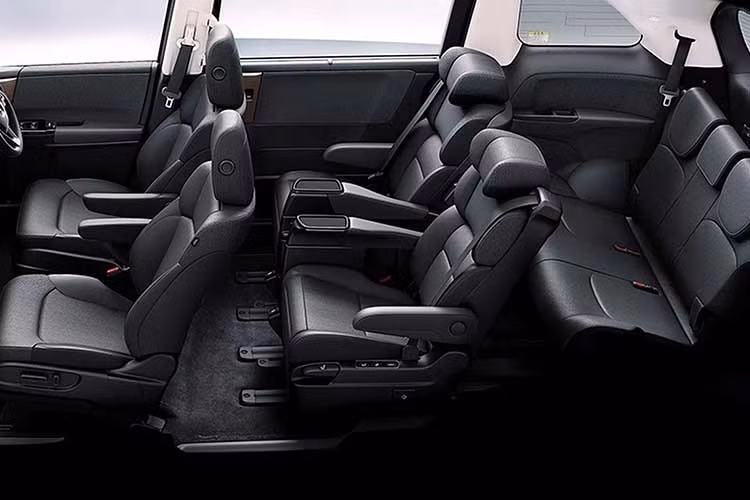 Dù đợt nâng cấp này khiến giá khởi điểm của Odyssey 2027 tăng thêm 9.000 Nhân dân tệ (tương đương khoảng 31,5 triệu đồng), phiên bản tiêu chuẩn mới đã được bổ sung hầu hết các trang bị còn thiếu, ngoại trừ hệ thống kiểm soát hành trình.