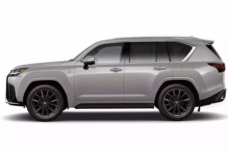 Tại Nhật Bản, giá bán dòng Lexus LX nâng cấp khởi điểm từ 15,6 triệu yên (khoảng 98.900 USD) cho LX 600 tiêu chuẩn. LX 600 F Sport có giá 17 triệu yên (107.800 USD), trong khi LX 700h F Sport có giá từ 18 triệu yên (114.100 USD).